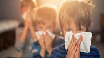 كيف تؤثر العواصف الترابية والطقس السيء على صحة الأطفال بشكل مباشر؟